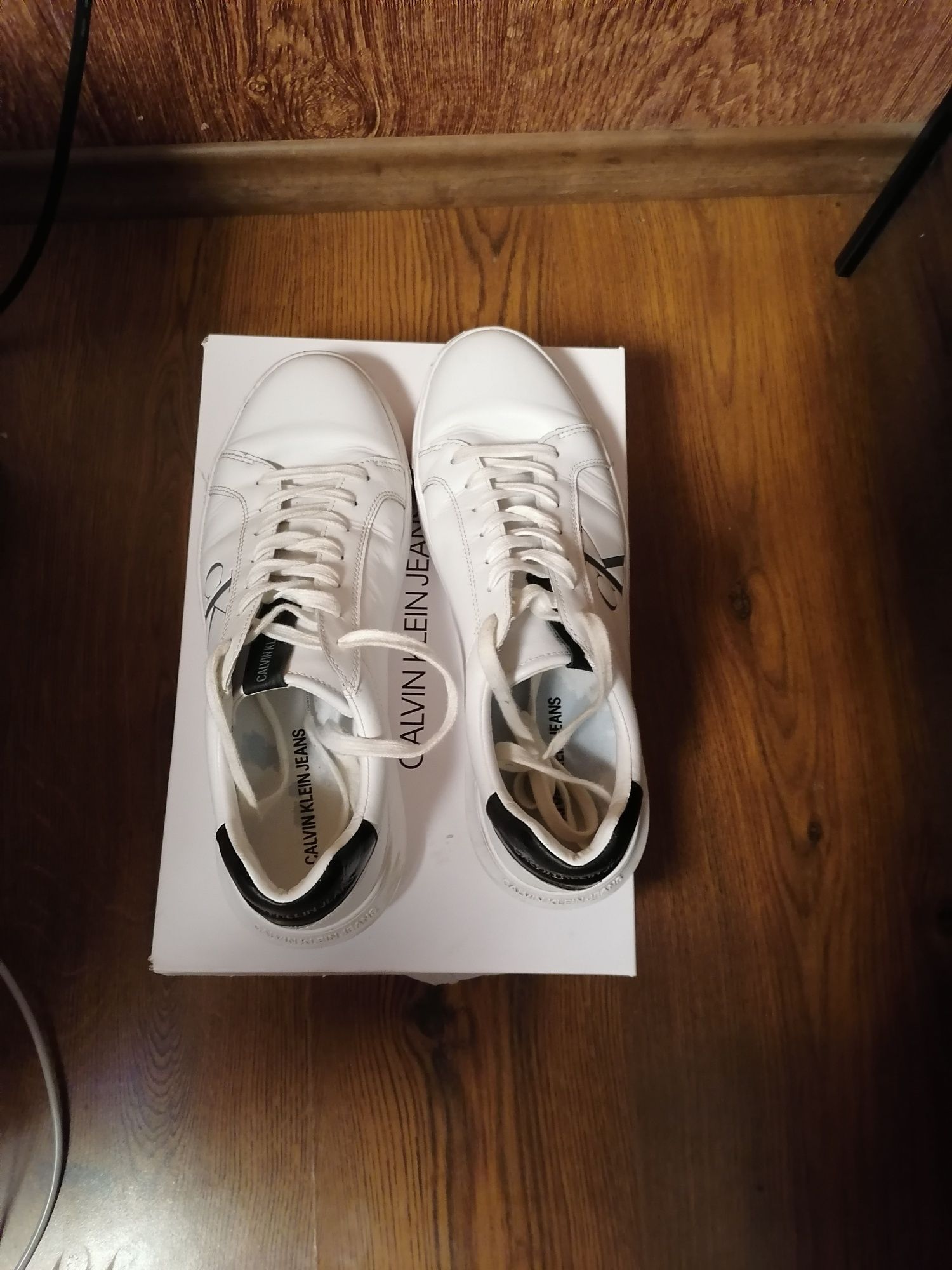Calvin Klein+Подарък Обувки Nike 720