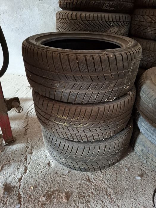 Cauciucuri iarna 225 45 r17