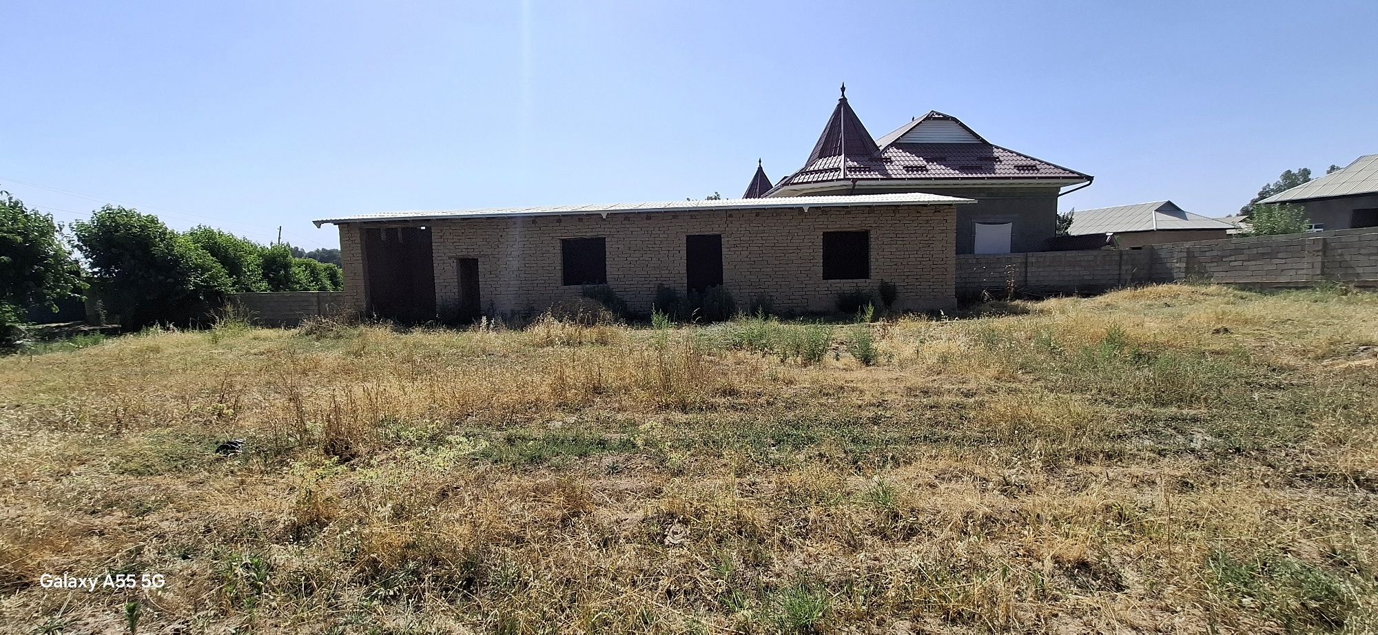 uchastka sotiladi yashash uchun zur joy