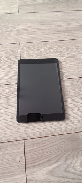 Vand Tableta iPad A1432 Pentru Piese