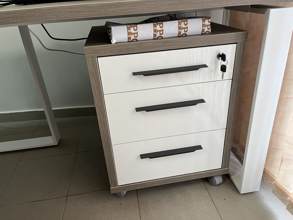 ПРОМО НОВО Офис Стол/Бюро/Маса/Етажерка/Шкаф/Бял Гланц/Дъб/Трюфел/Aiko