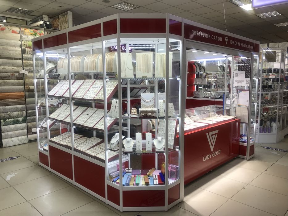 Продам шикарную витрину срочно