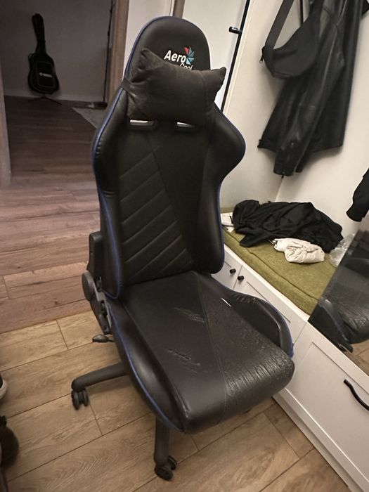 Игровое компьютерное кресло