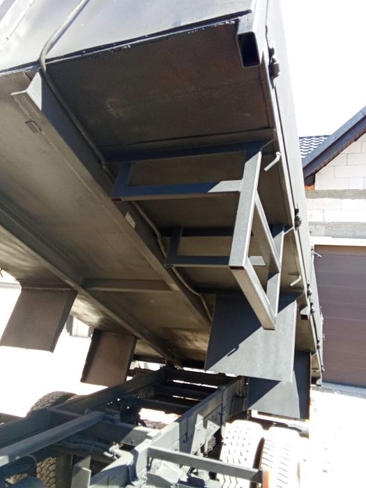 Camion iveco eurogargo 75e  7,5 tone basculabil 2007 volan dreapta