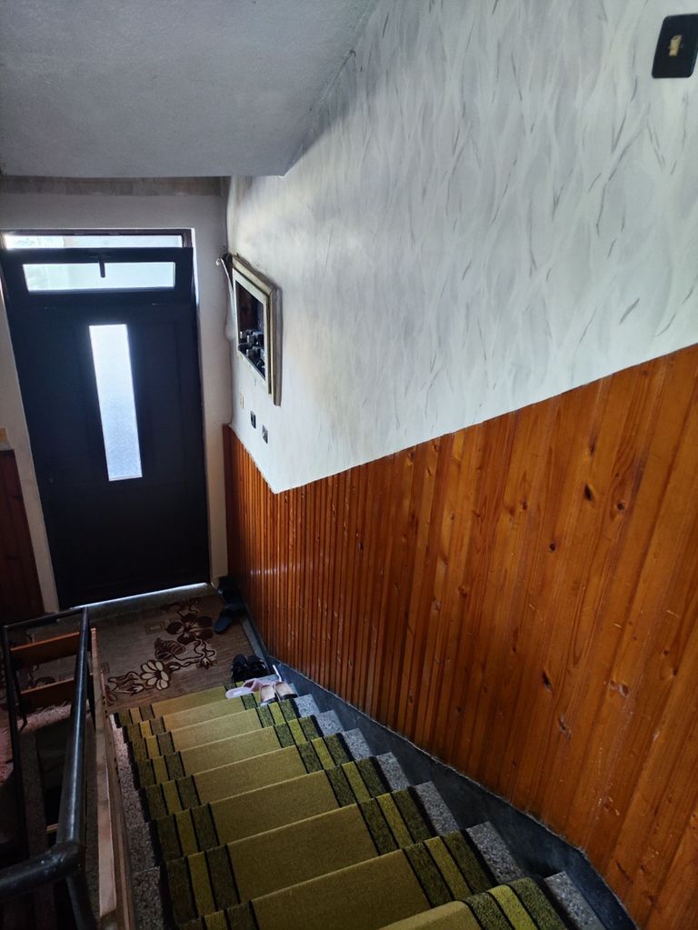 Дава се под наем Етаж от къща в Велинград - 120 кв.м за 300 € - Снимка #2