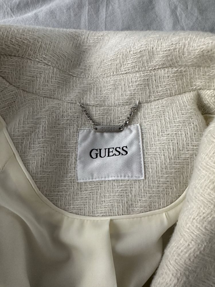 Палто Guess