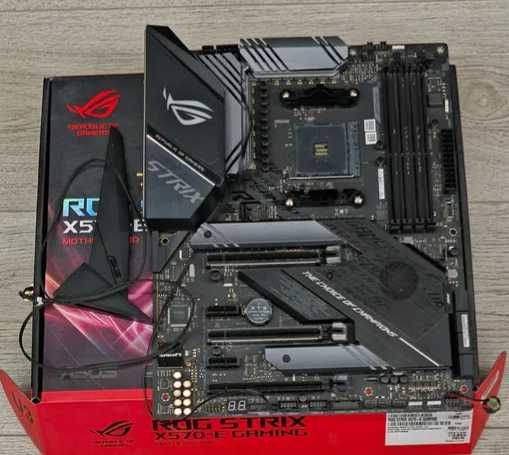 Placa de baza ASUS ROG Strix X570 E Gaming WIFI