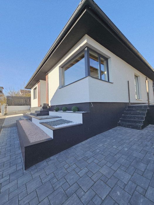 Casă single modernă, pe un nivel, 120 mp utili + terasă, la 4 km de Si