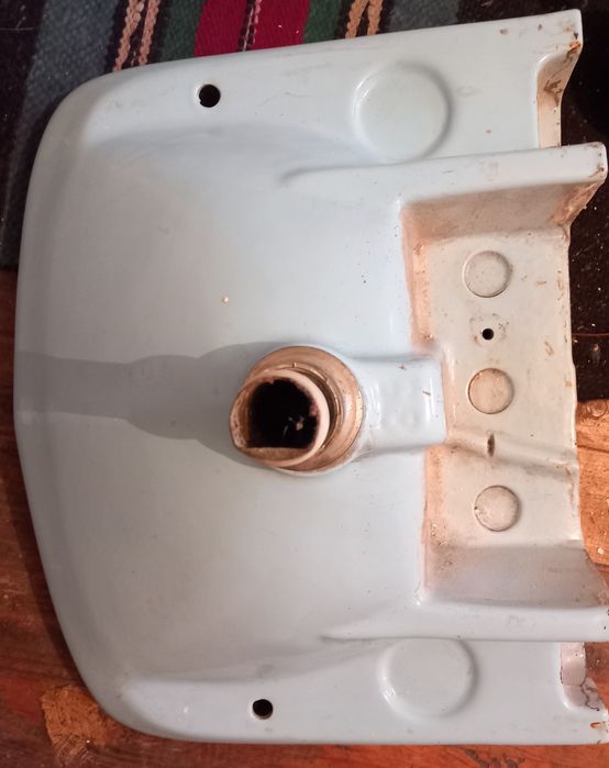 Малка мивка за баня