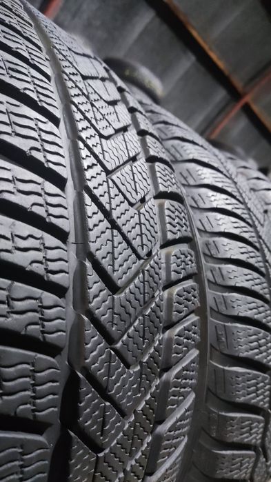 4бр. зимни гуми 245/45/18 Pirelli Sotto Zero 3, MO, runflat 
dot22
6.9