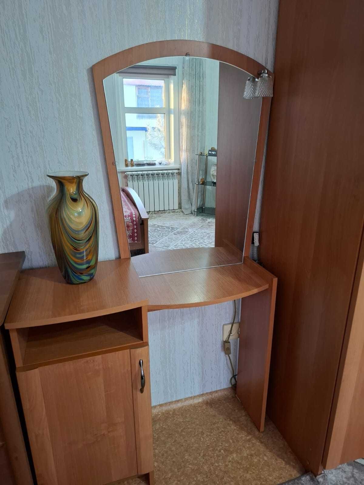 Прода  мебель почти как новая все продается в комплекте без матрасса