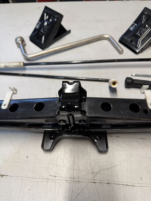 Cric original range rover