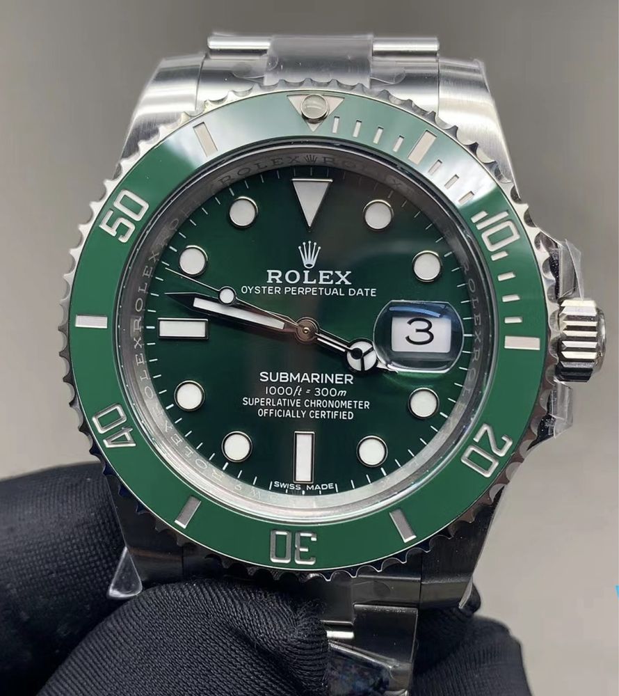 Rolex Submariner Date “Hulk” 40 mm