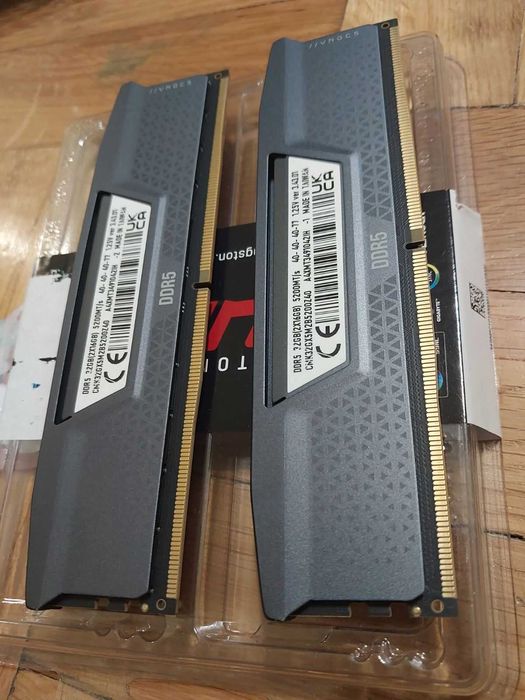 32GB 5200MTs CL40 Corsair Vengance,  AMD EXPO DDR5