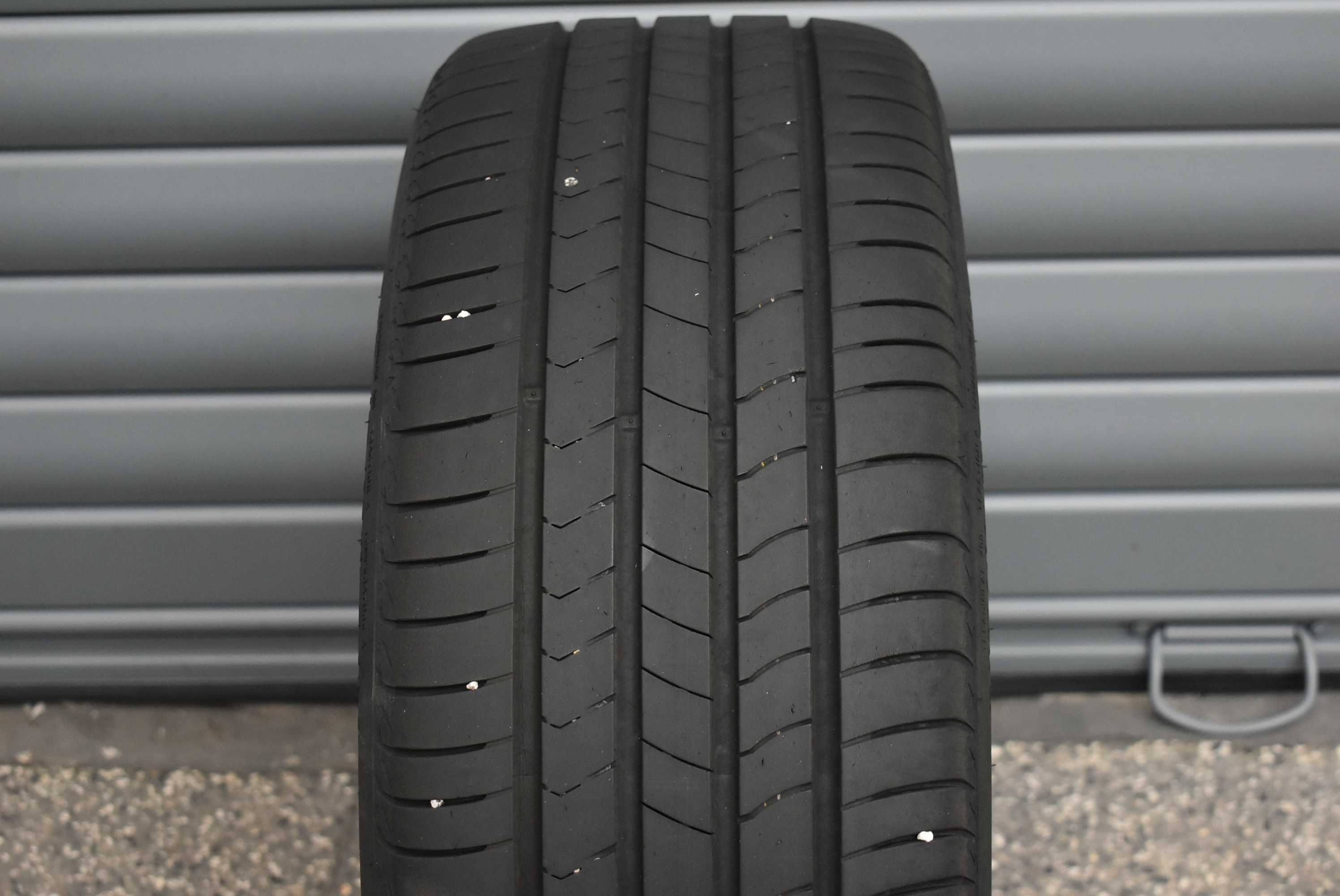1бр. Гума 235/45/18 Kumho