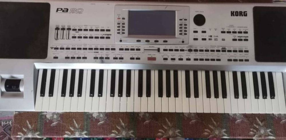 Vand Orga Korg pa80