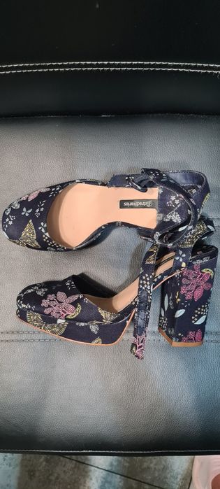 Sandale comode cu toc patrat