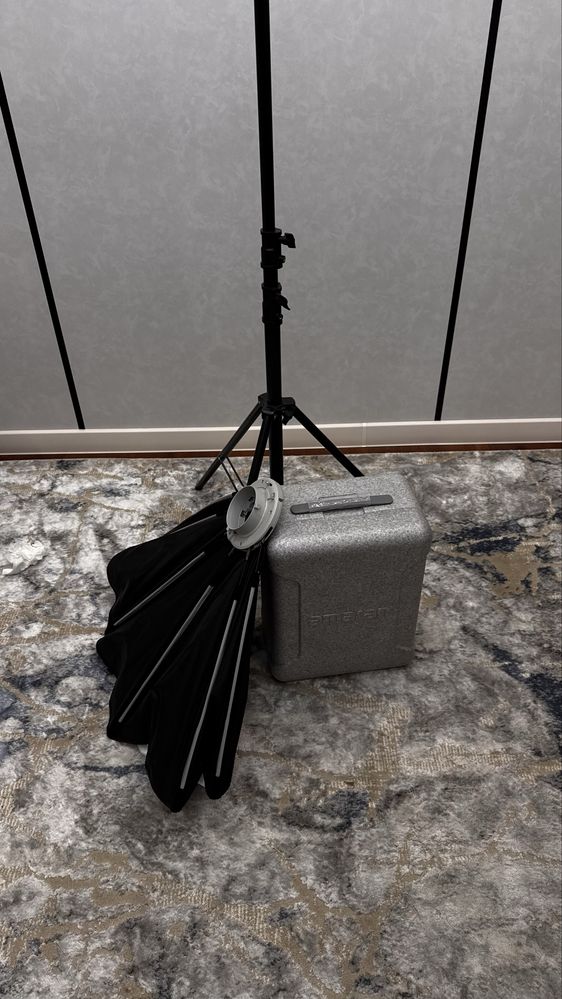 Amaran 150c + softbox