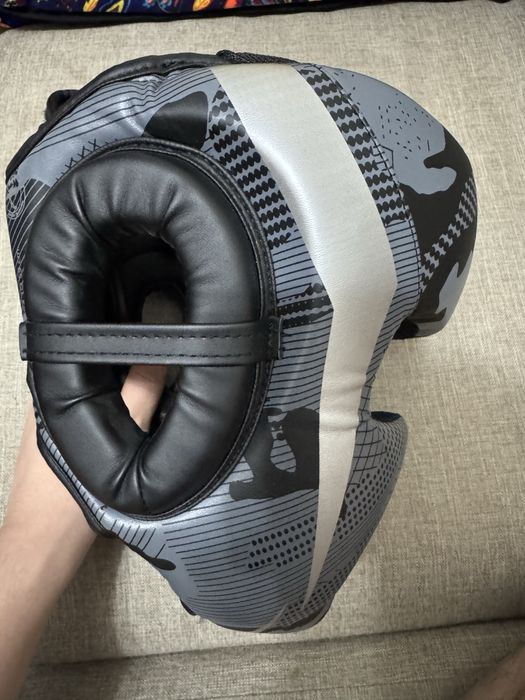 Продам Шлем venum для боевых исскуств