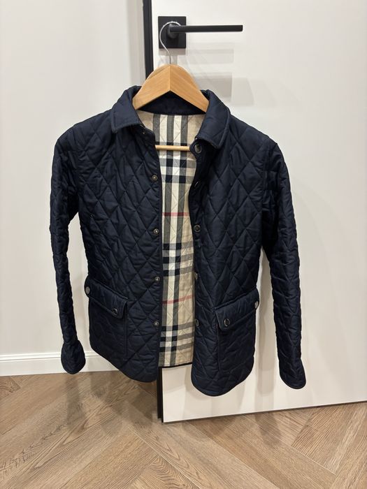 Куртка Burberry осенняя для мальчика 8-11 лет в идеальном состоянии