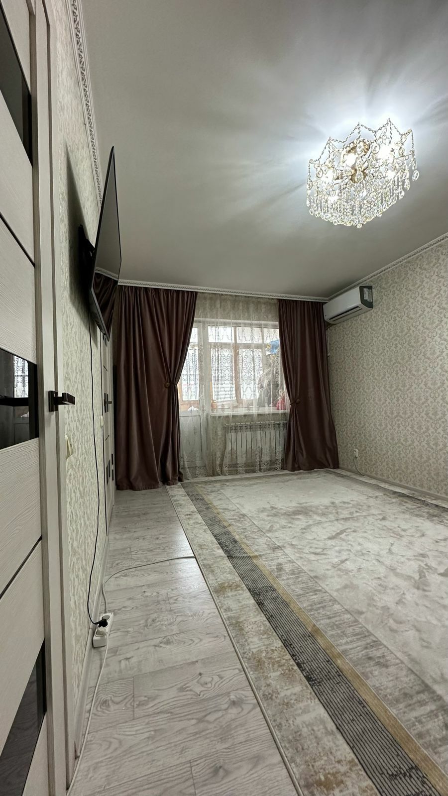 Продам 3 ех комнатная квартира в центре по адресу Байканурова 106 4-эт