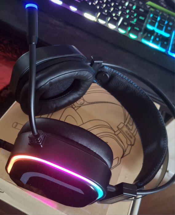 Геймърски слушалки с RGB подсветка и микрофон – НОВИ