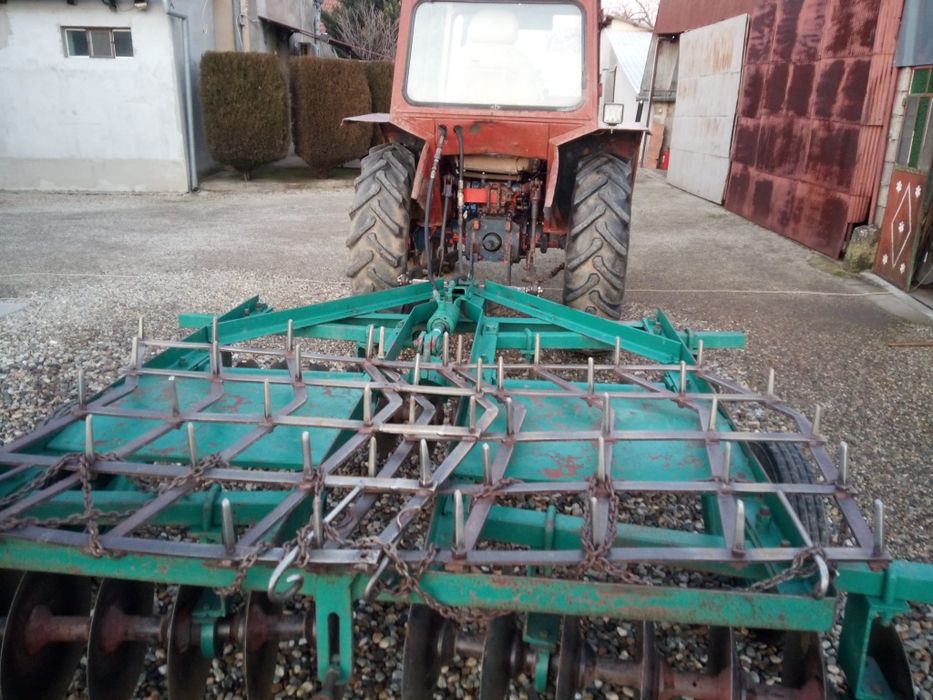 Tractor U445 cu echipament