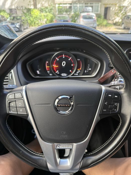 Volvo V40 D3 R-Design - 2018 - 191800 km - Cutie automata - Panoramic