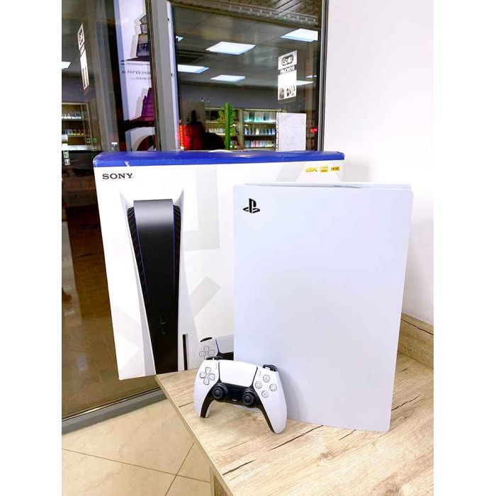 Play station 5 с играми и 2 контроллера