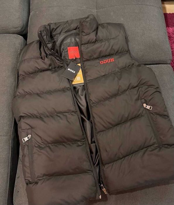 Vesta Hugo Boss - Marimea XL
