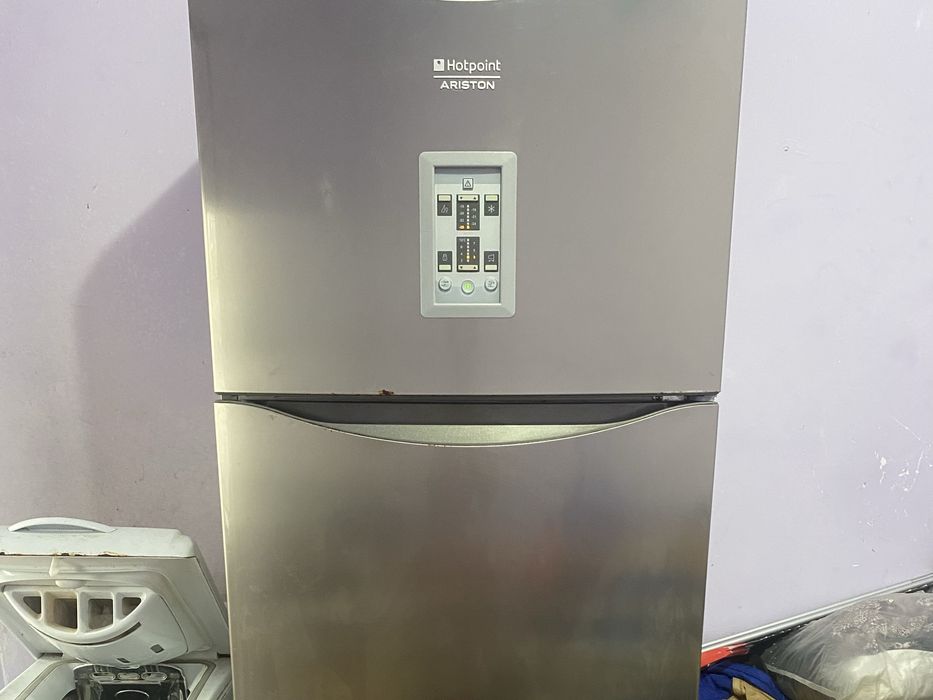 Vand frigider Hotpoint Ariston