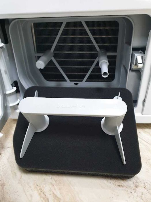 Wi-Fi Miele Сушилня - Дясно Отваряне с Термопомпа Миеле 12м Гаранция