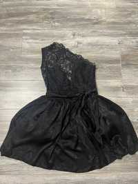 Черна рокля Мегз