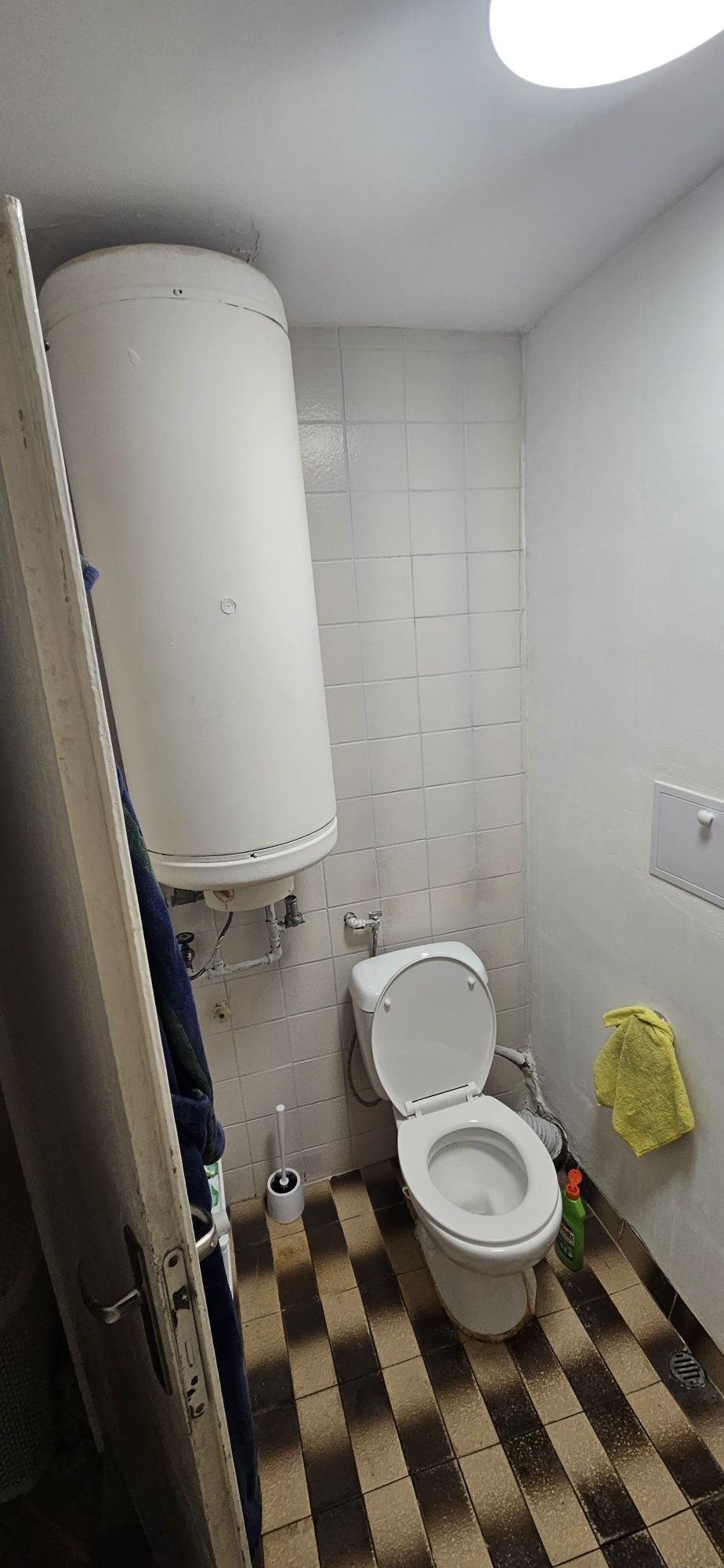 Продавасе апартамент панел 68 квадрата .