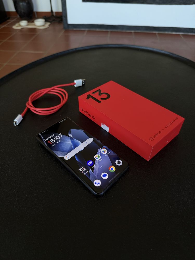 КАТО ЧИСТО НОВ OnePlus 13 5G 256GB  Black Eclipse + гаранция