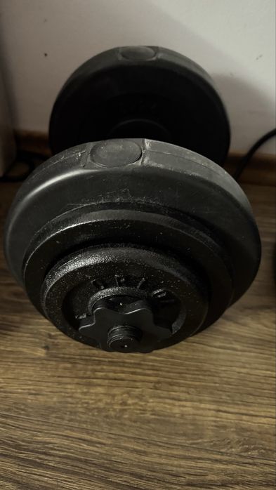 Set echipamente fitness – gantere + haltera + ab roller (second-hand)