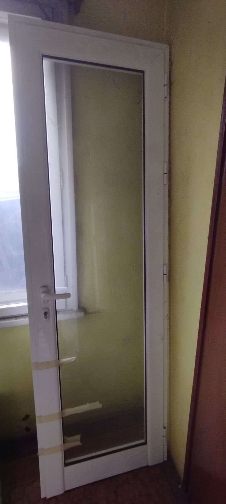 Алуминиева врата