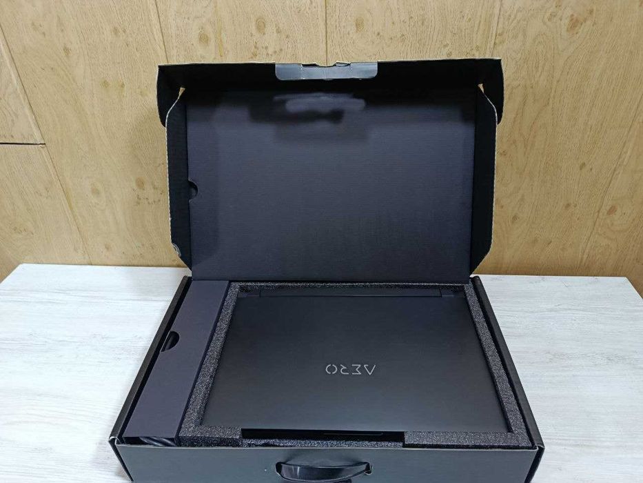 Продается ноутбук Gygabyte aero 5