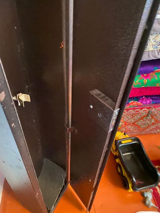 Продается сейф))