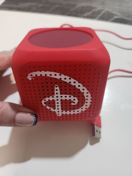 Дисни колонка с кабел