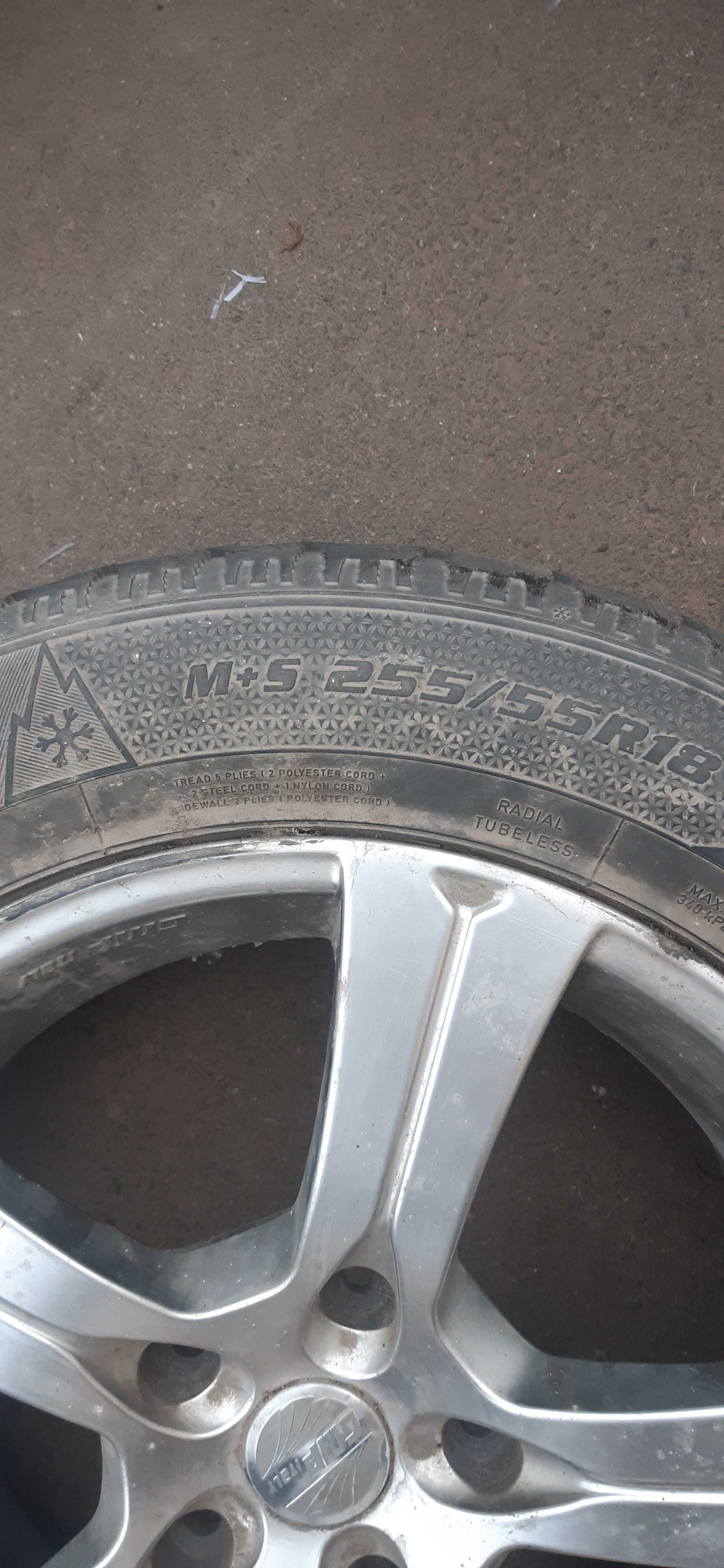 продам шины 255/55R 18 б/у 3 шт  зимняя с дисками