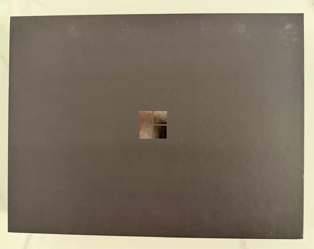 Microsoft Surface Laptop 7 13.8”Snapdragon X Elite 16GB 1 TB SSD Nou