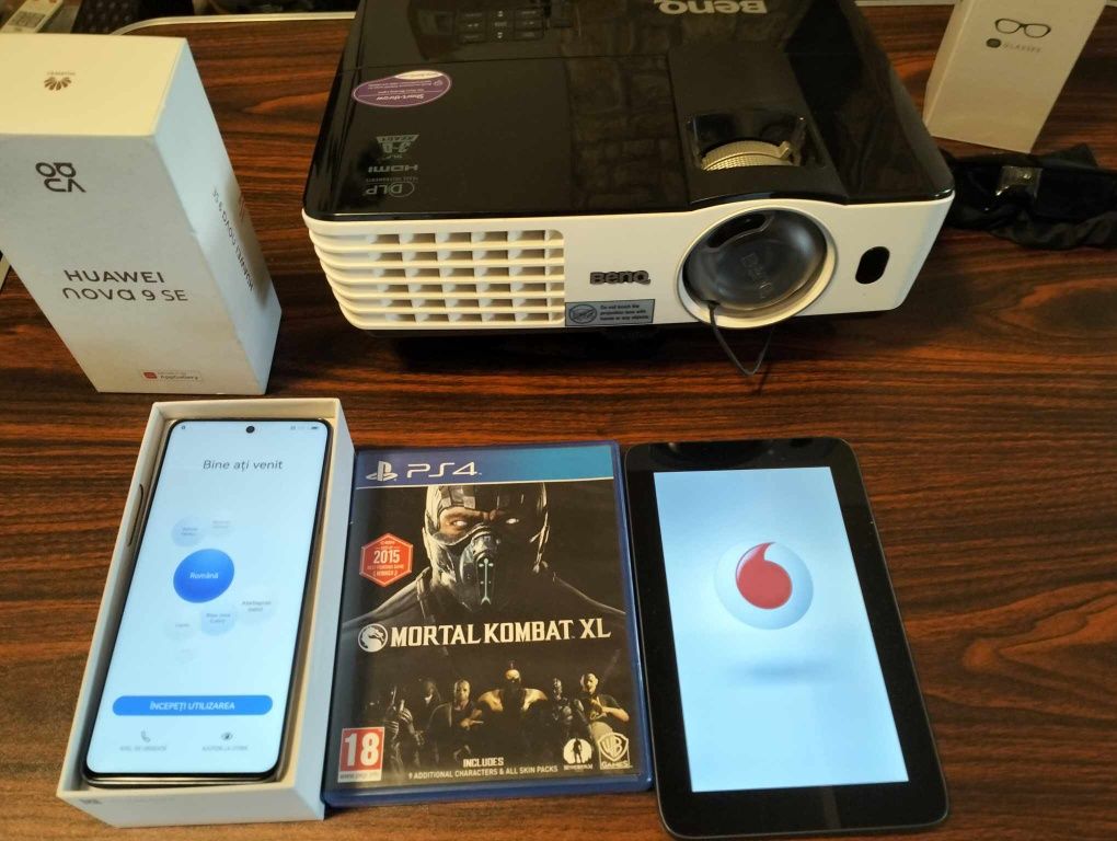 Lot electronice videoproiector ,telefon,tablet,joc ps4,och 3d dlp