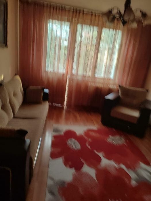 Vând închiriez apartament 3 camere zona obelisc