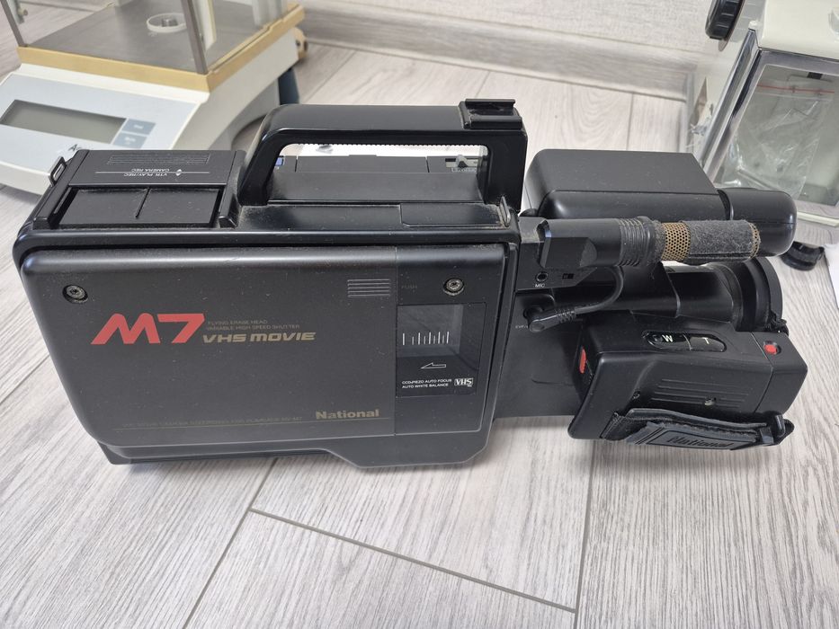 Продаётся винтажная видеокамера National Panasonic M7 VHS