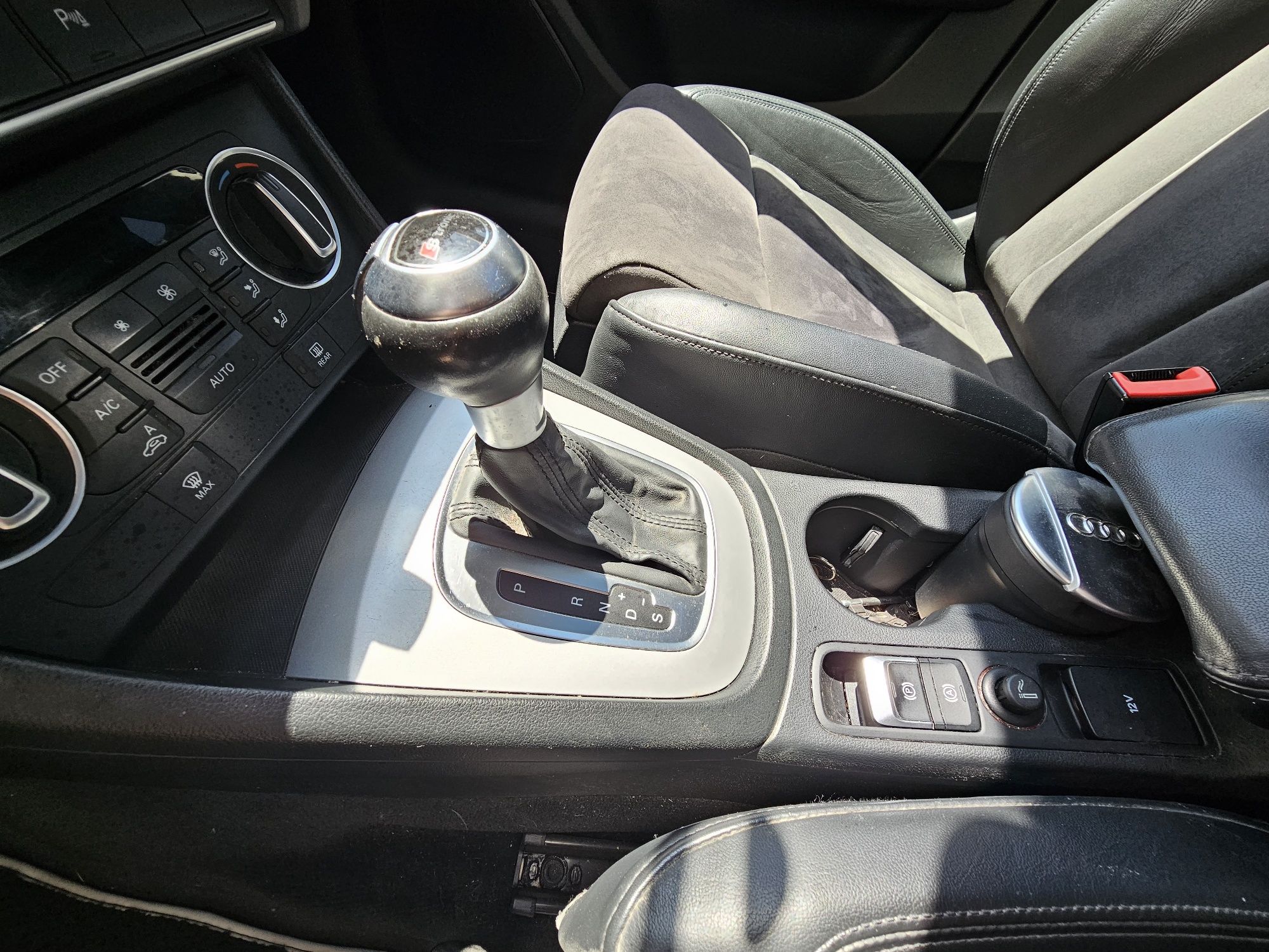 Продавам AUDI Q3 S-LINE 2016г