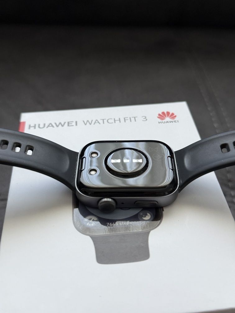 Смарт часовник Huawei - Watch Fit 3
