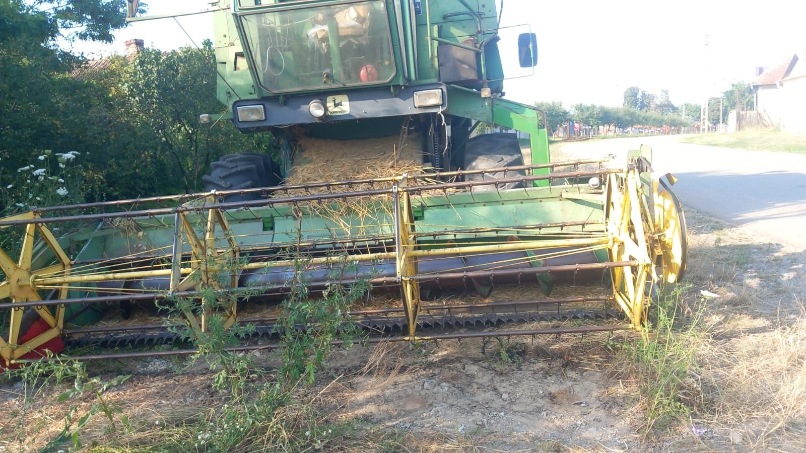 De vanzare combina john deere 975