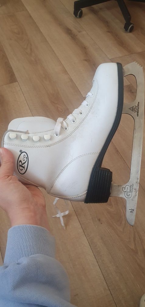 Patine dama din piele, 38, stare buna