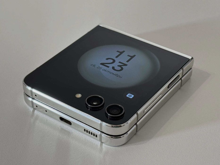 Бартер! Samsung Galaxy Z Flip 5 512GB Cream (Бял)
